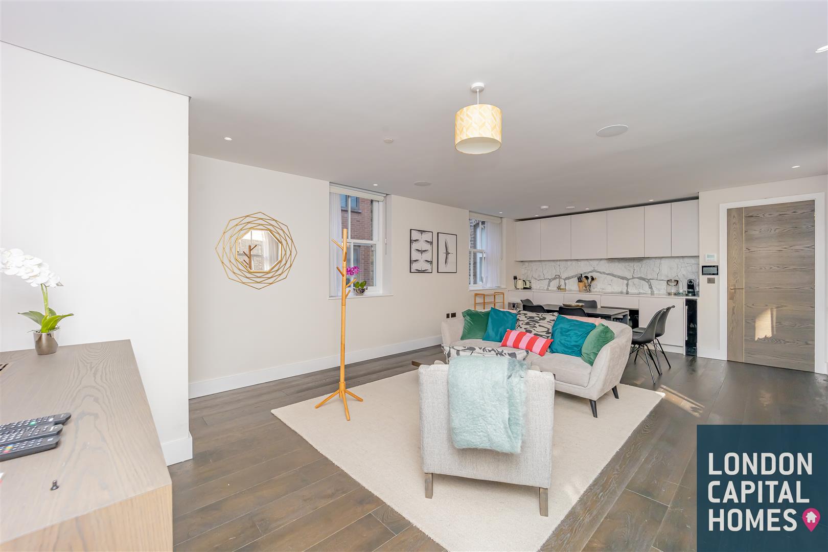 2 bed property in Pink Mews, 1-6 Dyer's Buildings, London